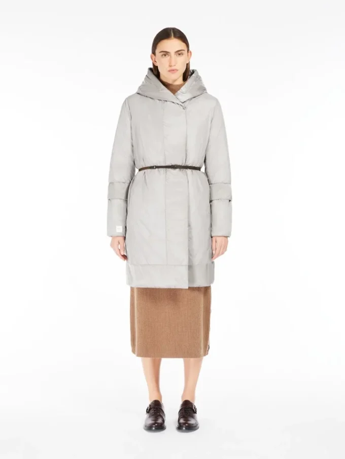 Wendbare Daunenjacke aus wasserabweisendem Satin, elfenbeinfarben Wendbare Daunenjacke aus wasserabweisendem Satin, elfenbeinfarben
