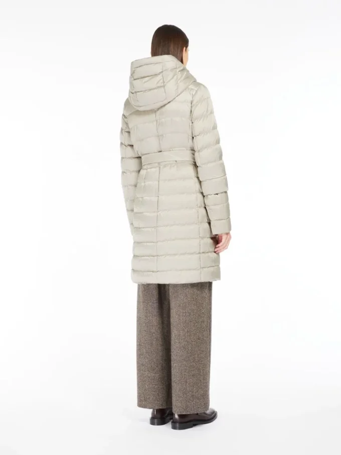 Wendbare Daunenjacke aus wasserabweisendem Satin, leicht