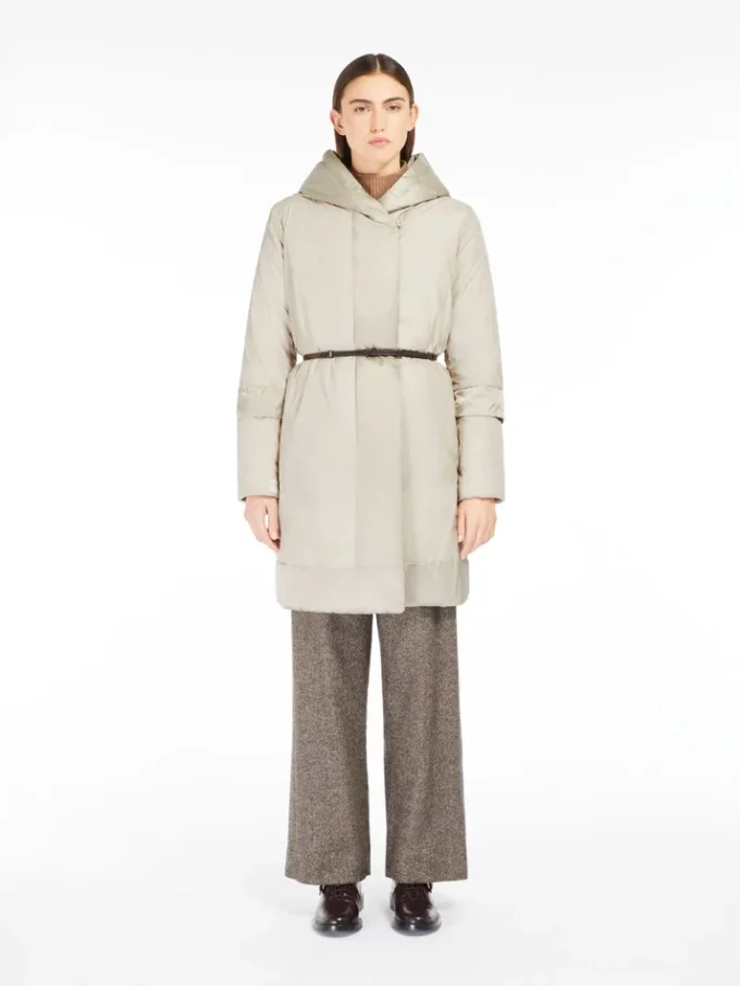 Wendbare Daunenjacke aus wasserabweisendem Satin, leicht