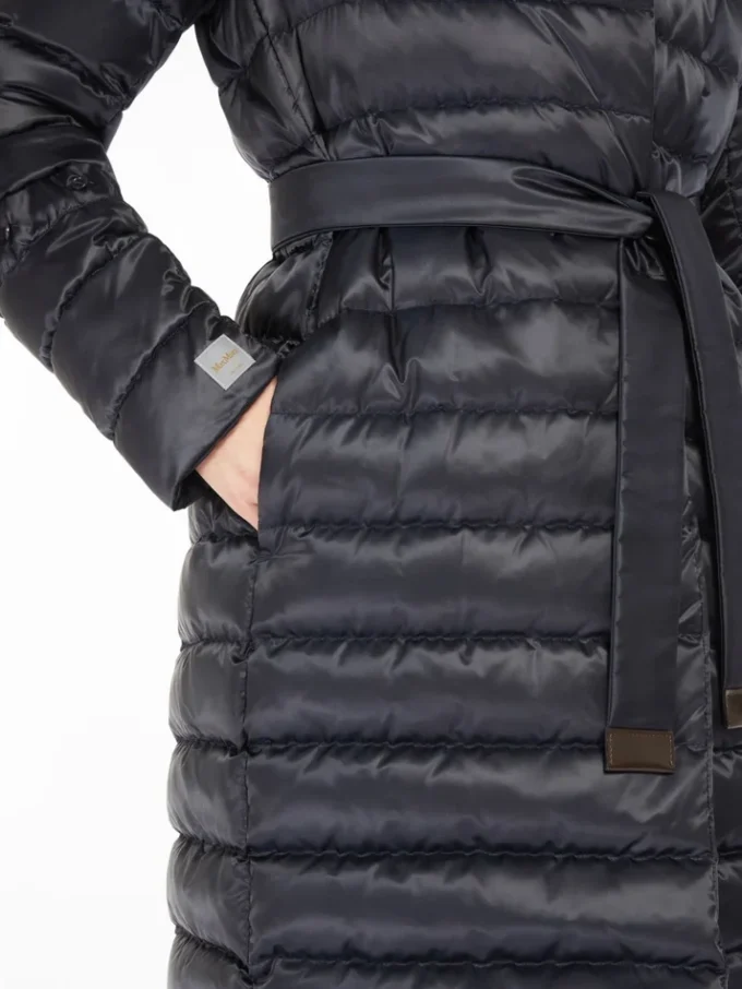 Wendbare Daunenjacke aus wasserabweisendem Satin, mitternachtsblau