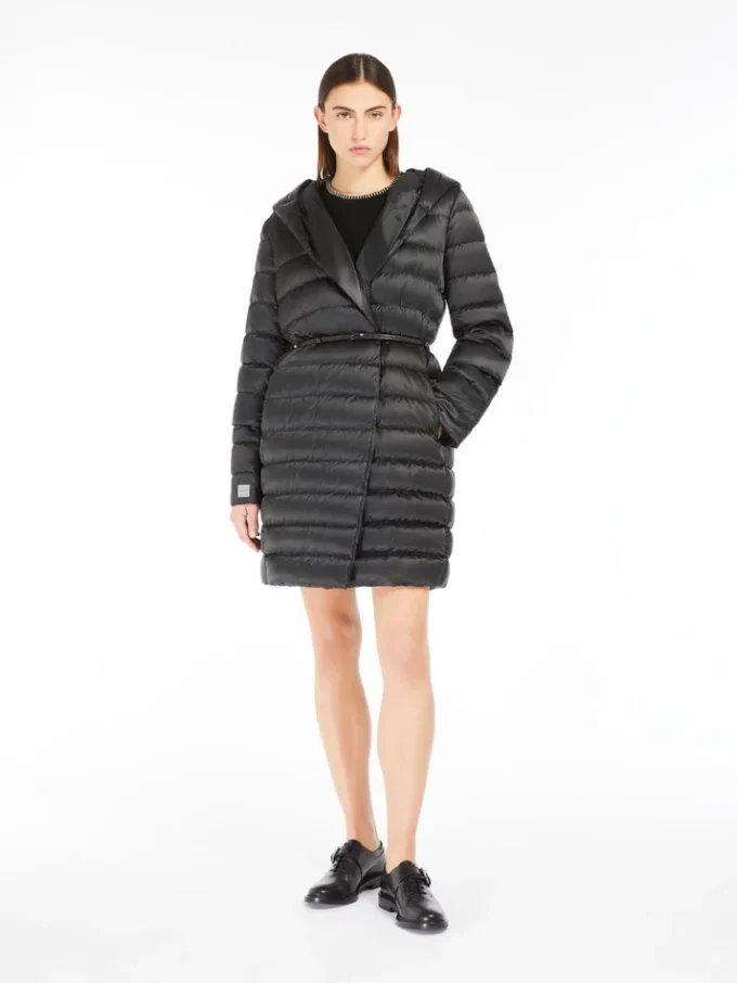 Wendbare Daunenjacke aus wasserabweisendem Satin, schwarz