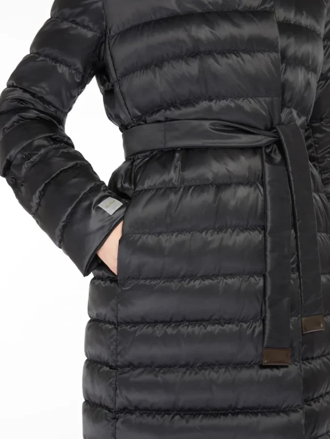 Wendbare Daunenjacke aus wasserabweisendem Satin, schwarz