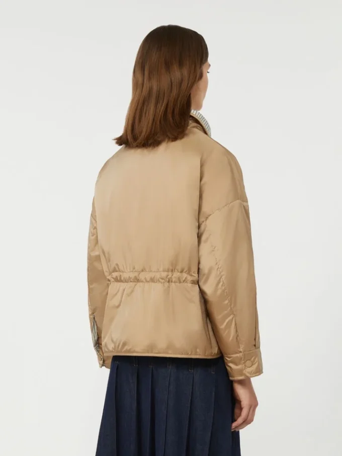 Wendbare, wattierte Jacke aus wasserabweisendem Canvas, haselnussbraun Wendbare, wattierte Jacke aus wasserabweisendem Canvas, haselnussbraun