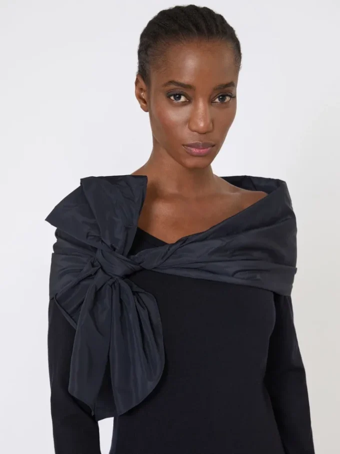 Wollpullover mit Schleifendetail, ultramarinblau Wollpullover mit Schleifendetail, ultramarinblau