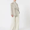Zweireihiger Peacoat aus Kaschmir, sandfarben Zweireihiger Peacoat aus Kaschmir, sandfarben
