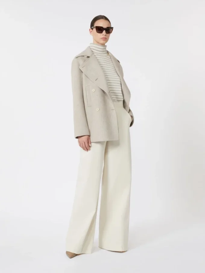 Zweireihiger Peacoat aus Kaschmir, sandfarben Zweireihiger Peacoat aus Kaschmir, sandfarben