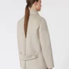 Zweireihiger Peacoat aus Kaschmir, sandfarben Zweireihiger Peacoat aus Kaschmir, sandfarben