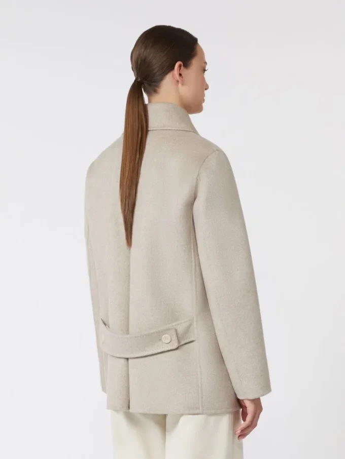 Zweireihiger Peacoat aus Kaschmir, sandfarben Zweireihiger Peacoat aus Kaschmir, sandfarben